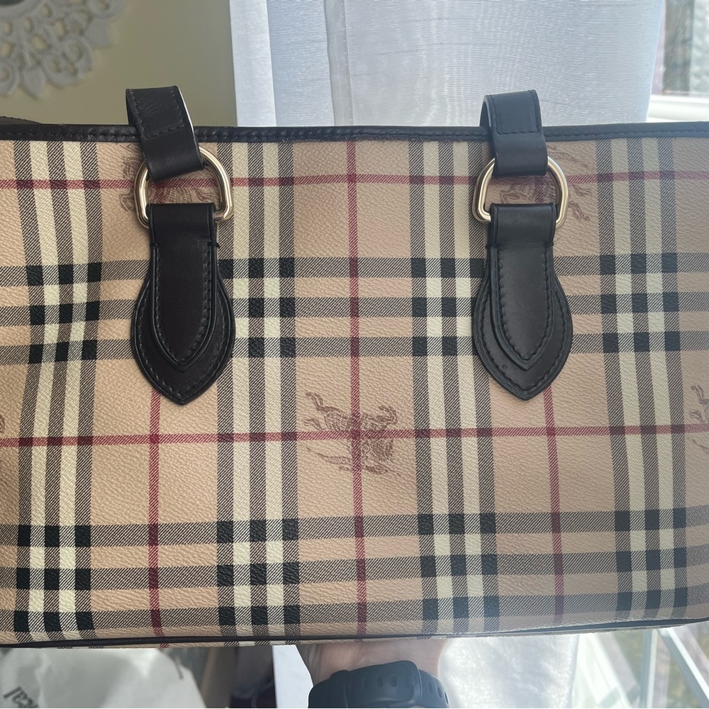 Burberry purse